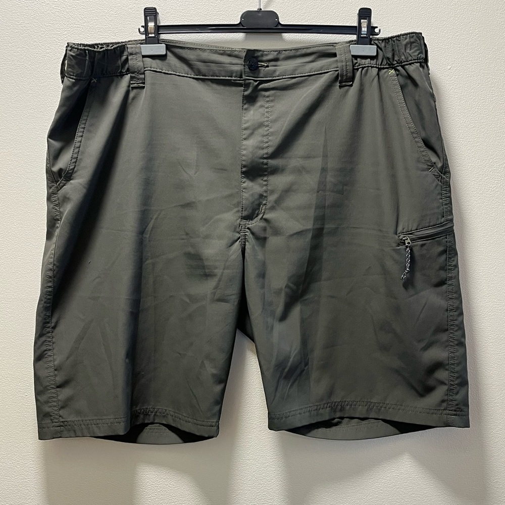 Wrangler Performance Classic Cargo Utility Shorts, Men’s, XL, Green Gray